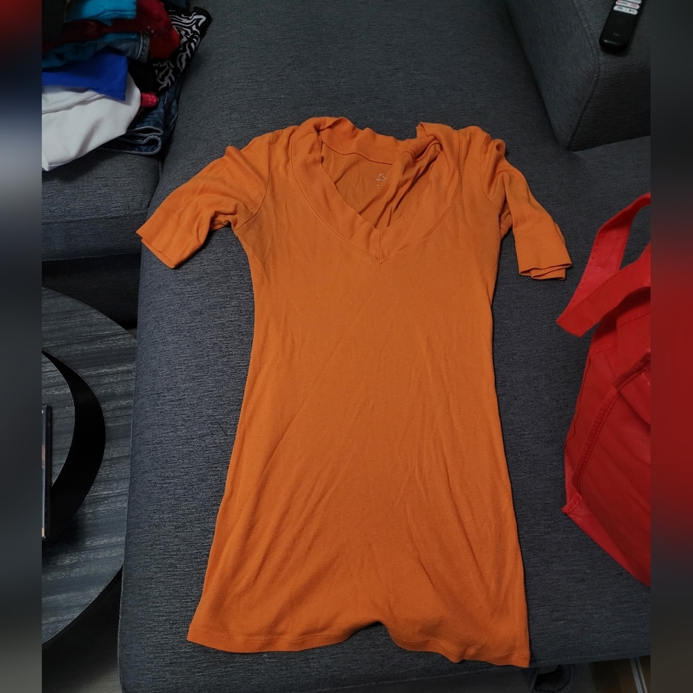 Express Sexy Basic V-Neck Tee Small - image 1